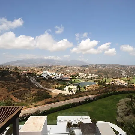 103 - Luxurious 3 Bed Duplex Penthouse With Stunning Mountain Views *