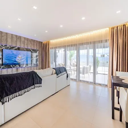 דירה 103 - Luxurious 3 Bed Duplex Penthouse With Stunning Mountain Views מיחאס