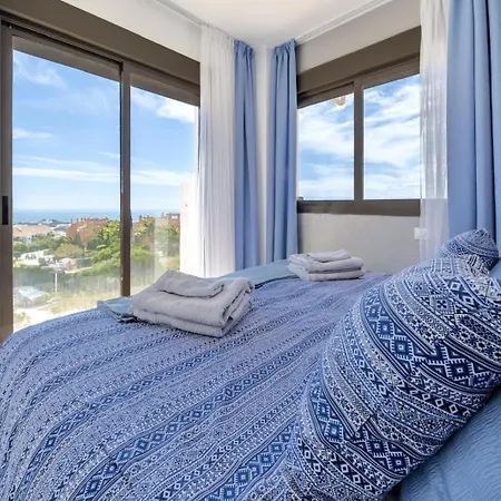 103 - Luxurious 3 Bed Duplex Penthouse With Stunning Mountain Views * מיחאס