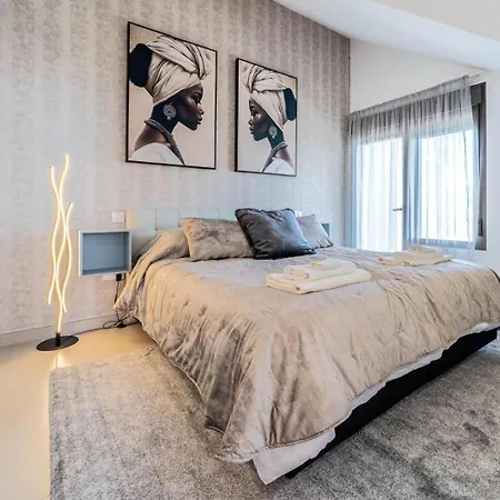 דירה 103 - Luxurious 3 Bed Duplex Penthouse With Stunning Mountain Views