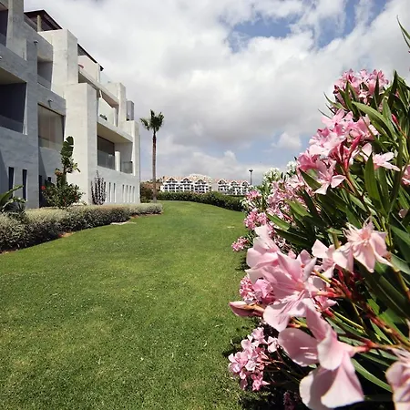 103 - Luxurious 3 Bed Duplex Penthouse With Stunning Mountain Views *