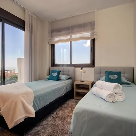 103 - Luxurious 3 Bed Duplex Penthouse With Stunning Mountain Views