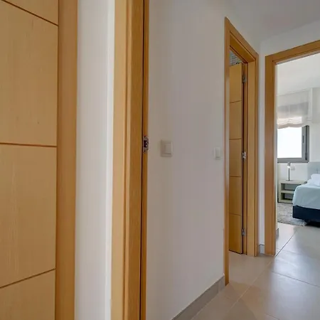 103 - Luxurious 3 Bed Duplex Penthouse With Stunning Mountain Views