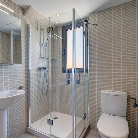 103 - Luxurious 3 Bed Duplex Penthouse With Stunning Mountain Views *