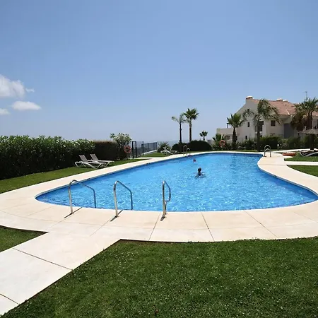 103 - Luxurious 3 Bed Duplex Penthouse With Stunning Mountain Views *