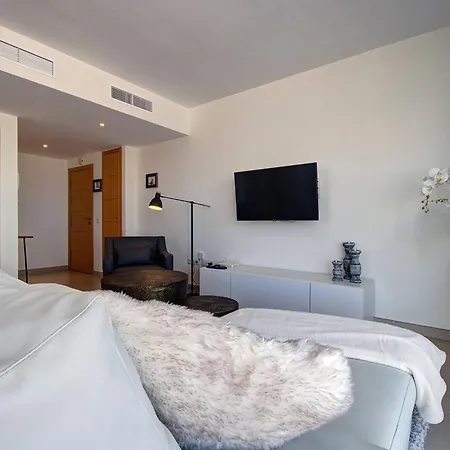 Apartment 103 - Luxurious 3 Bed Duplex Penthouse With Stunning Mountain Views
