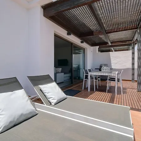 103 - Luxurious 3 Bed Duplex Penthouse With Stunning Mountain Views Apartment *
