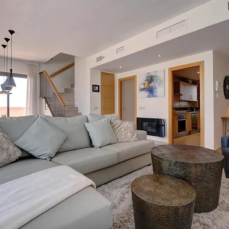 103 - Luxurious 3 Bed Duplex Penthouse With Stunning Mountain Views